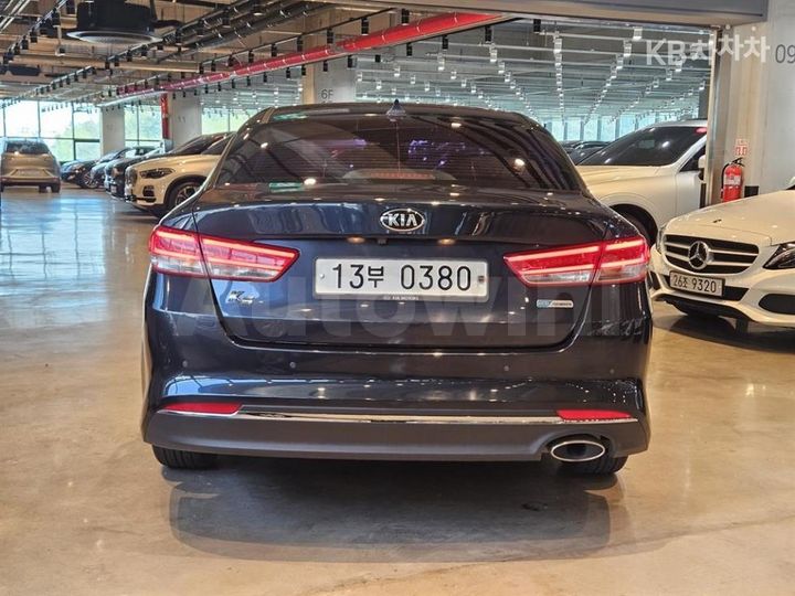 Kia K5 2016 KNAGX415GGA043609 — 4