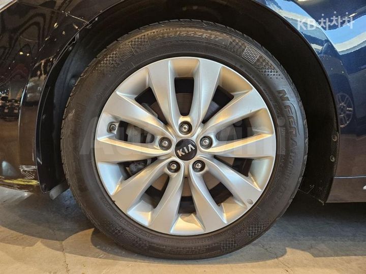 Kia K5 2016 KNAGX415GGA043609 — 5