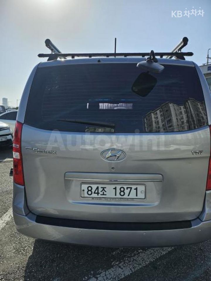 Hyundai Starex 2017 — 2