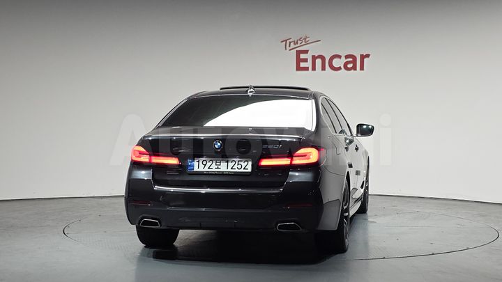 BMW 5 Series 2023 — 3