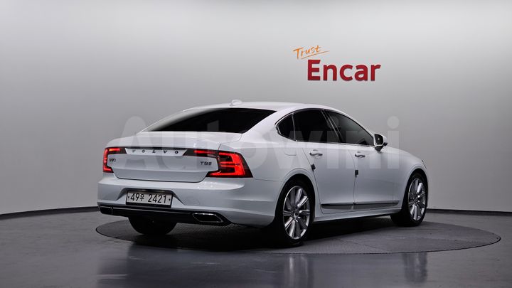 Volvo S90 2019 — 2