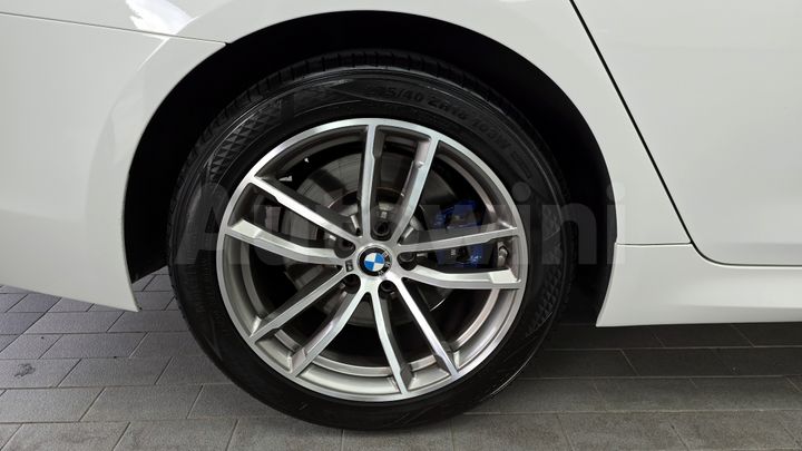 BMW 5 Series 2017 — 5