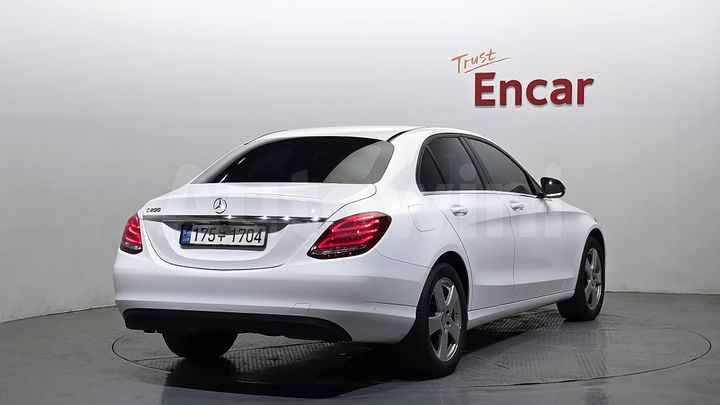 Mercedes-Benz C Class 2017 — 2
