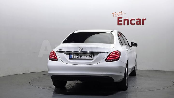Mercedes-Benz C Class 2017 — 4