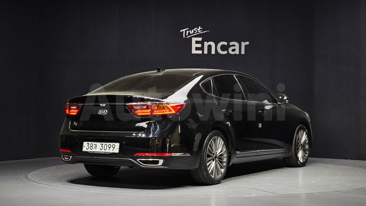 Kia K7 2018 — 2