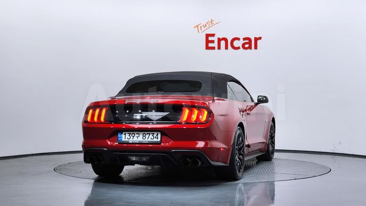 Ford Mustang 2021 — 4