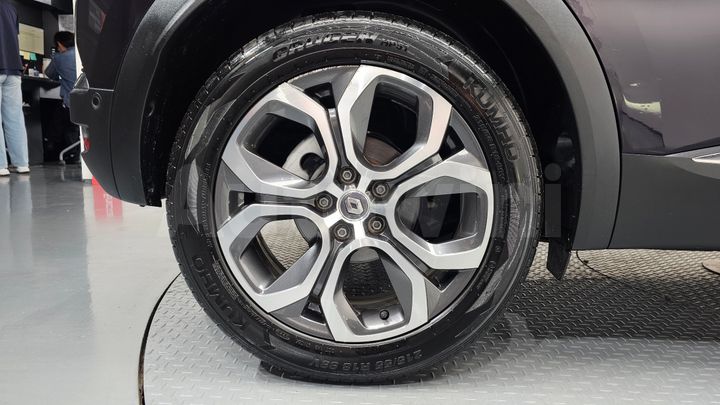Renault Captur 2020 — 4