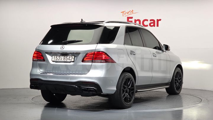 Mercedes Benz GLE Class 2016 — 3