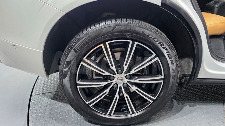Volvo XC60 2020 — 4