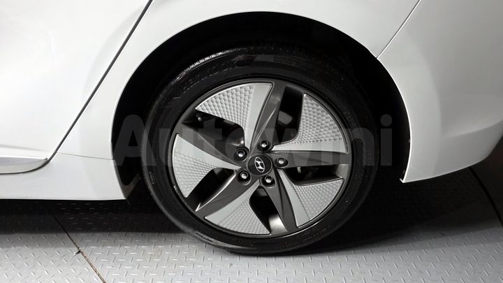 Hyundai Ioniq 2020 — 5