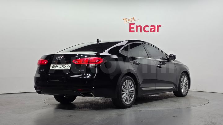 Hyundai Aslan 2015 — 2
