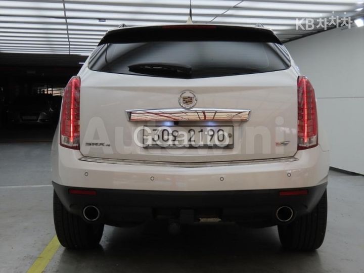 Cadillac SRX 2011 — 3