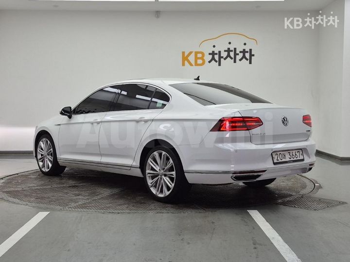 Volkswagen Passat 2018 — 3