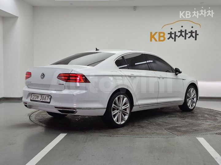 Volkswagen Passat 2018 — 4