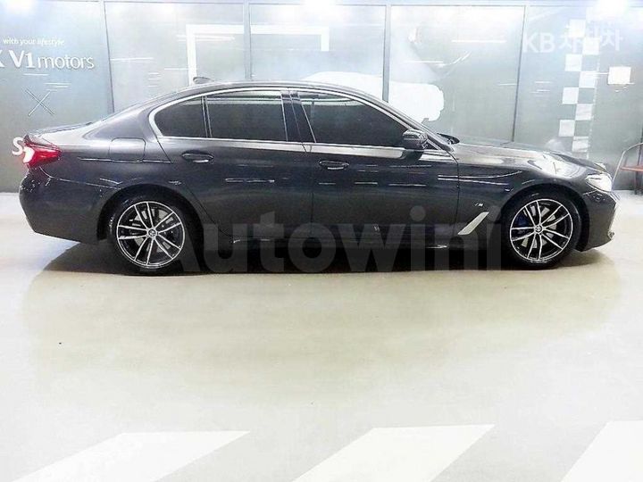 BMW 5 Series 2022 — 3