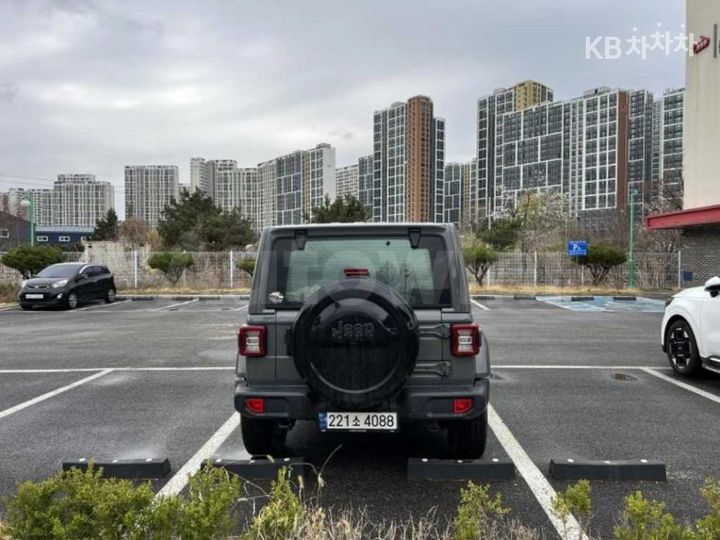 Jeep Wrangler 2022 — 5