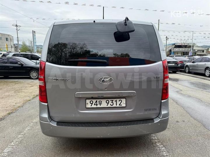 Hyundai Starex 2016 — 2
