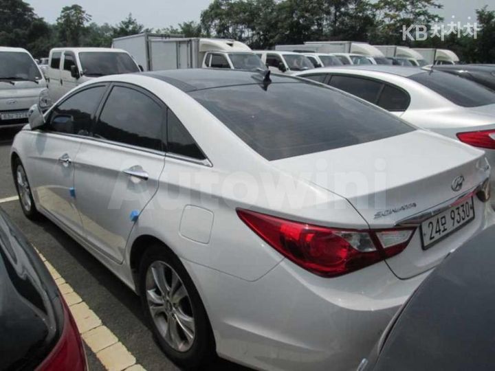 Hyundai Sonata 2010 — 3