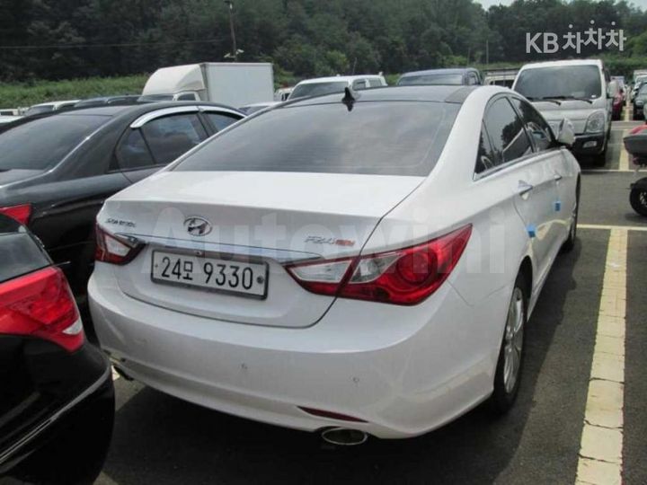 Hyundai Sonata 2010 — 4
