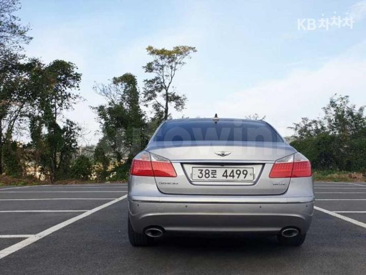 Hyundai Genesis 2008 — 4