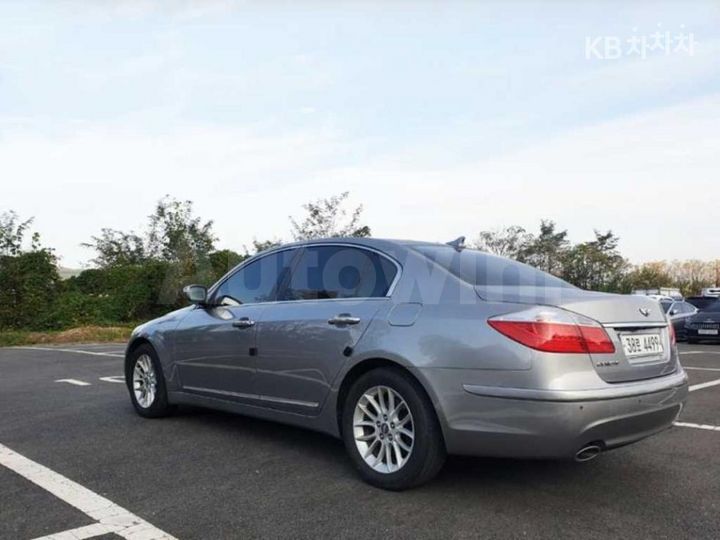 Hyundai Genesis 2008 — 5