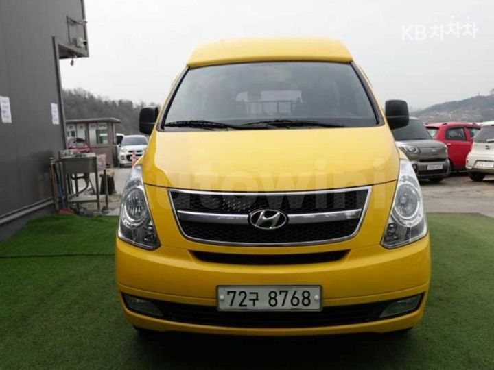 Hyundai Starex 2011 — 2