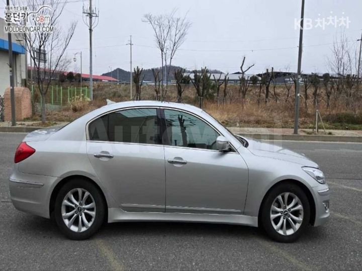 Hyundai Genesis 2012 — 2