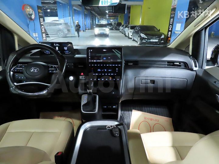Hyundai Staria 2022 — 5