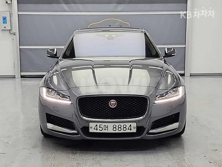 Jaguar XF 2017 — 2