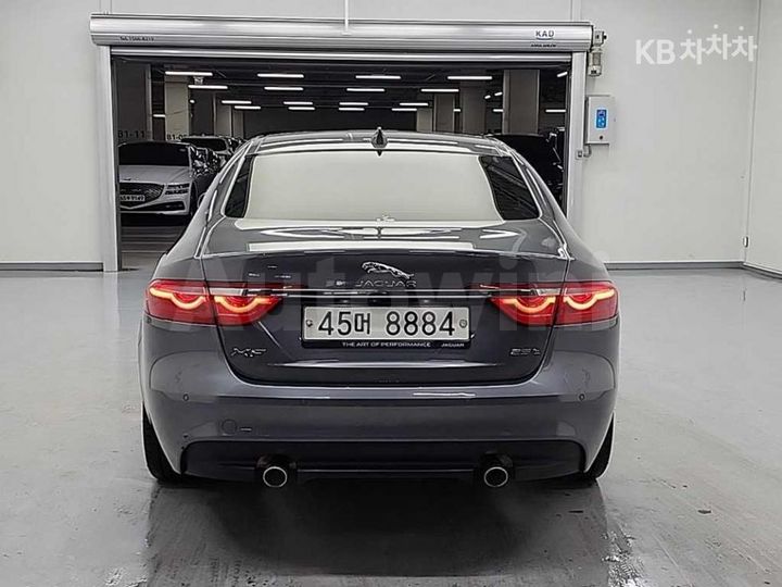 Jaguar XF 2017 — 3
