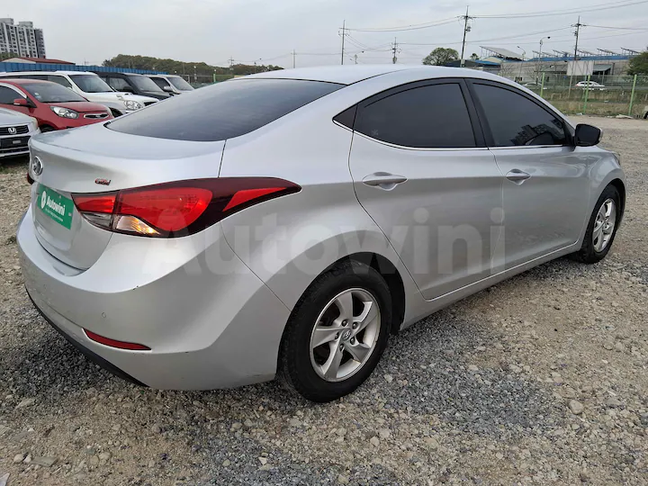Hyundai Avante 2015 — 5