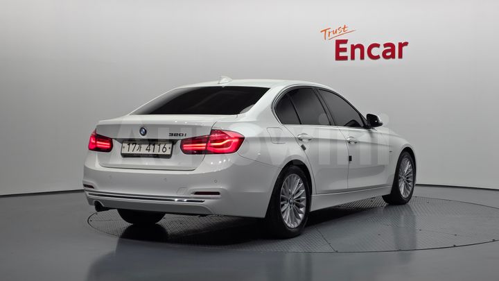 BMW 3 Series 2017 — 2