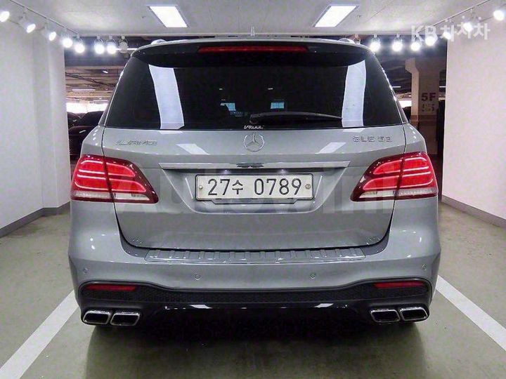 Mercedes Benz GLE Class 2016 — 3