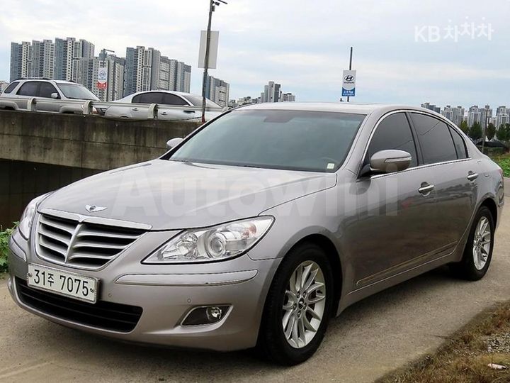 Hyundai Genesis 2009 — 2