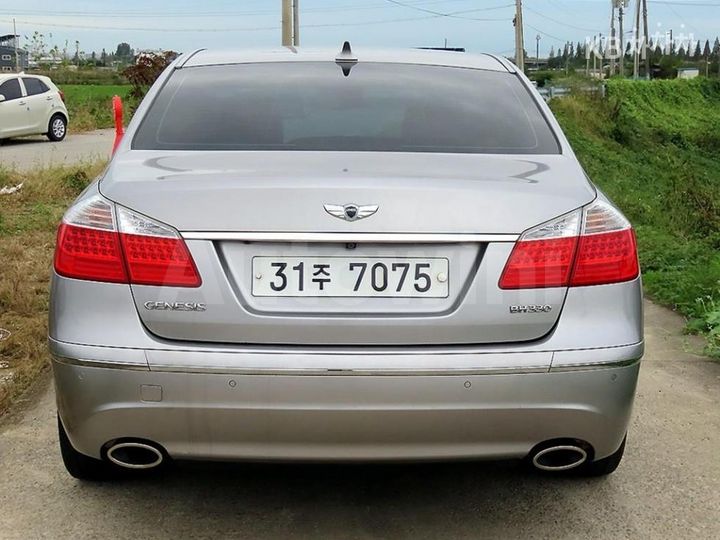 Hyundai Genesis 2009 — 4