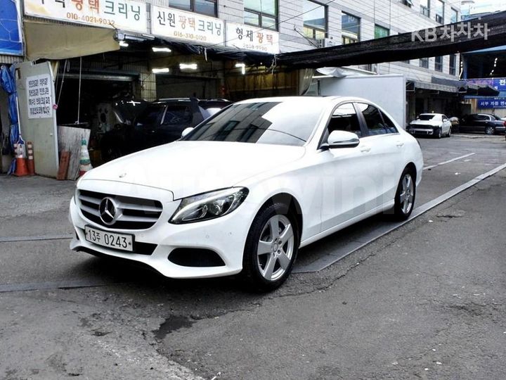 Mercedes Benz C Class 2016 — 2