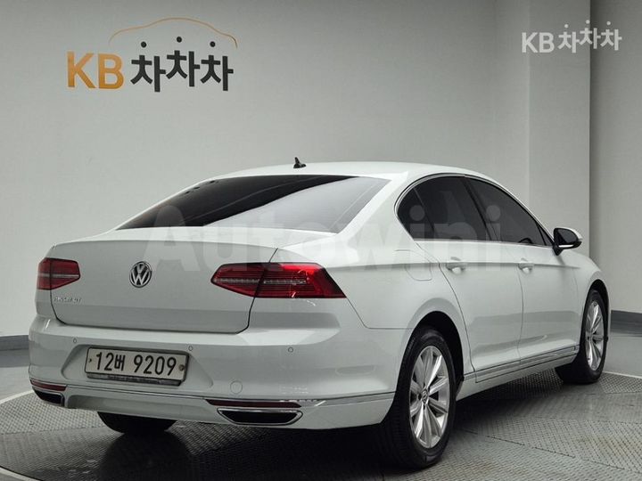 Volkswagen Passat 2018 — 3