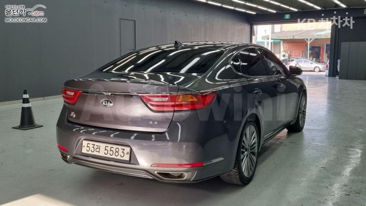 Kia K7 2017 — 2