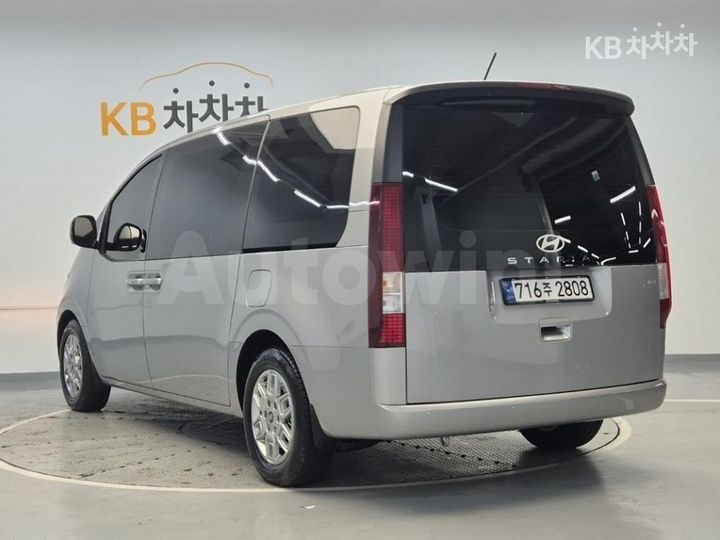 Hyundai Staria 2025 — 2