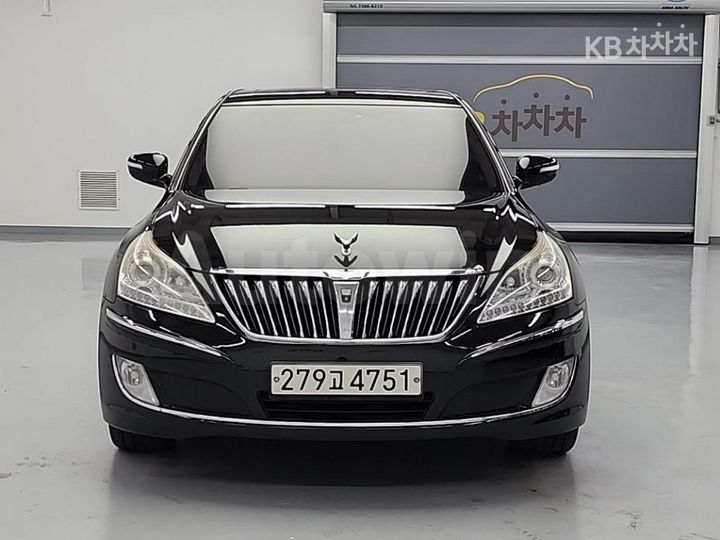 Hyundai Equus 2010 — 2