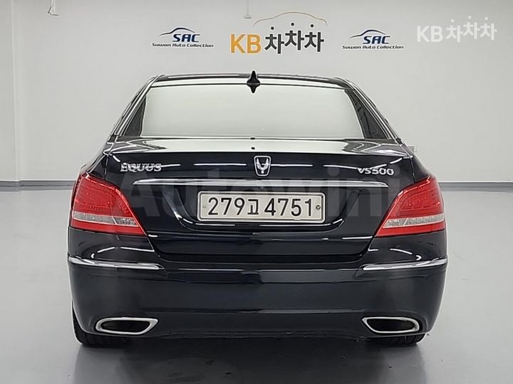 Hyundai Equus 2010 — 3