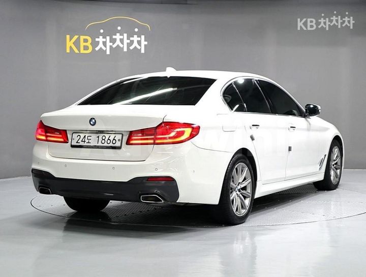 BMW 5 Series 2018 — 3
