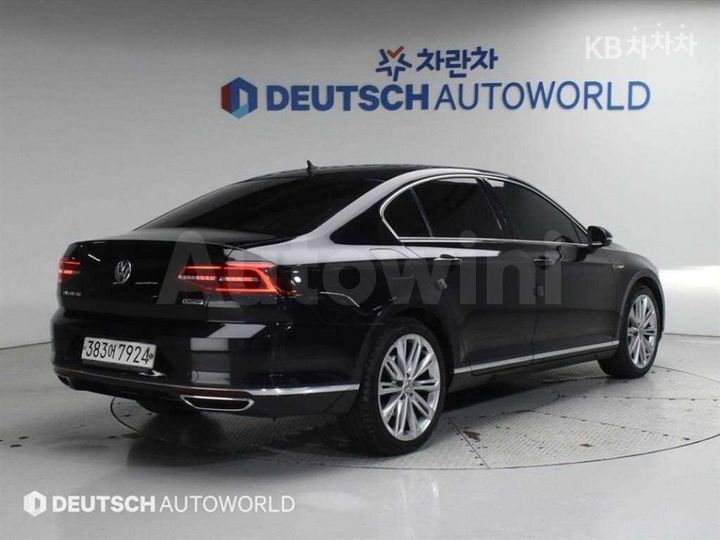 Volkswagen Passat 2018 — 2