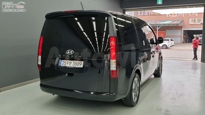 Hyundai Staria 2025 — 2