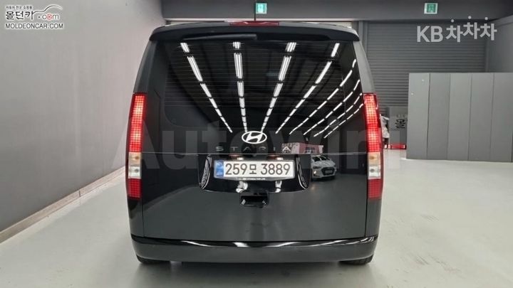 Hyundai Staria 2025 — 4