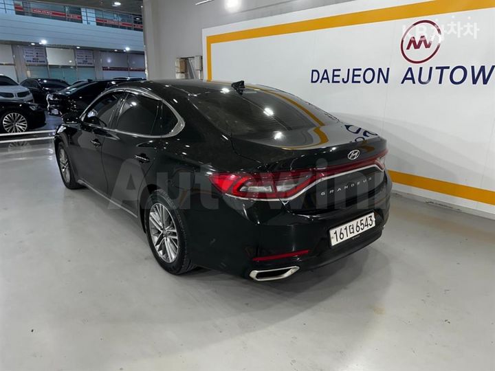 Hyundai Grandeur 2018 — 3