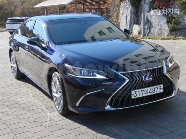 Lexus ES 2022 — 2