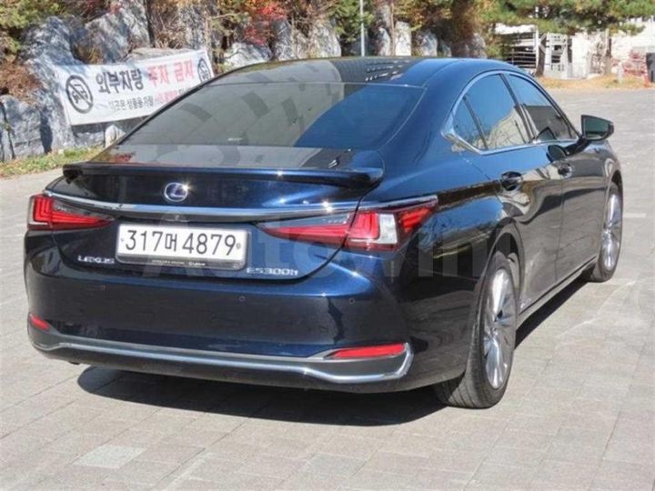 Lexus ES 2022 — 3