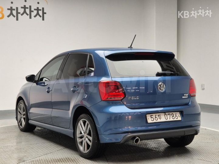 Volkswagen Polo 2015 — 2