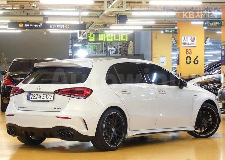 Mercedes Benz A Class 2023 — 3
